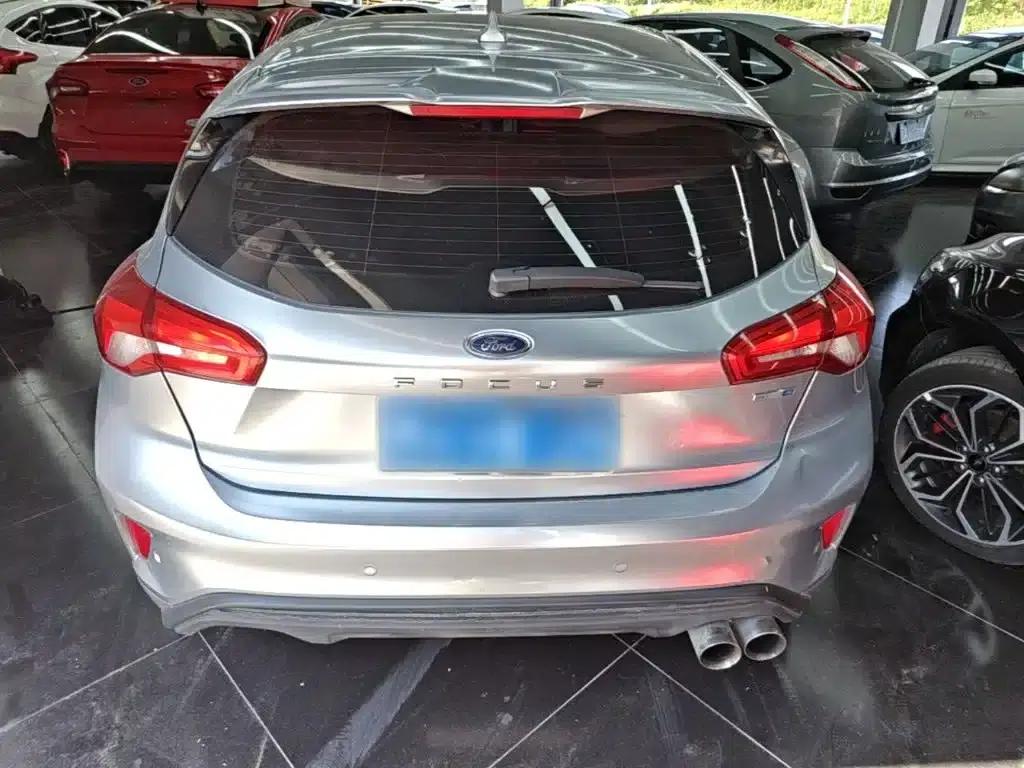 Ford Focus 2021 Hatchback EcoBoost 180 Automatic Trend Edition — миниатюра 6
