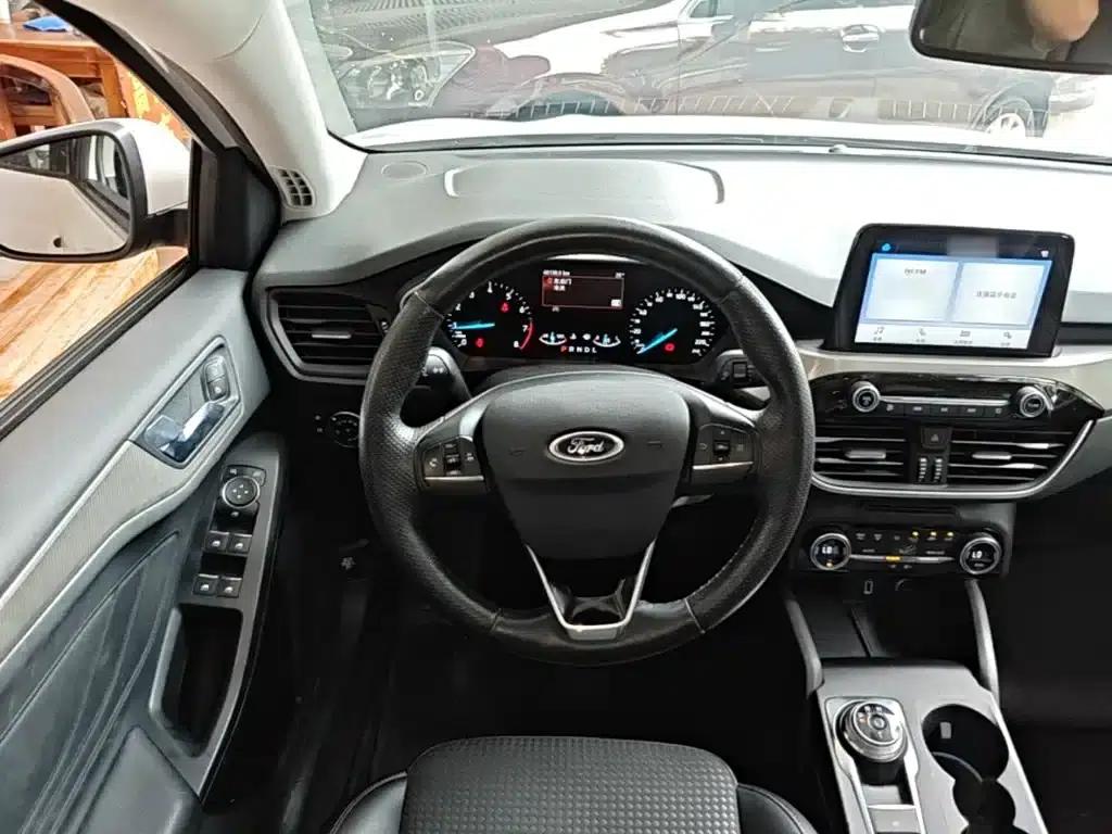 2019 Ford Focus Sedan EcoBoost 125 Automatic Trend Edition (China VI Emission Standard) — миниатюра 11
