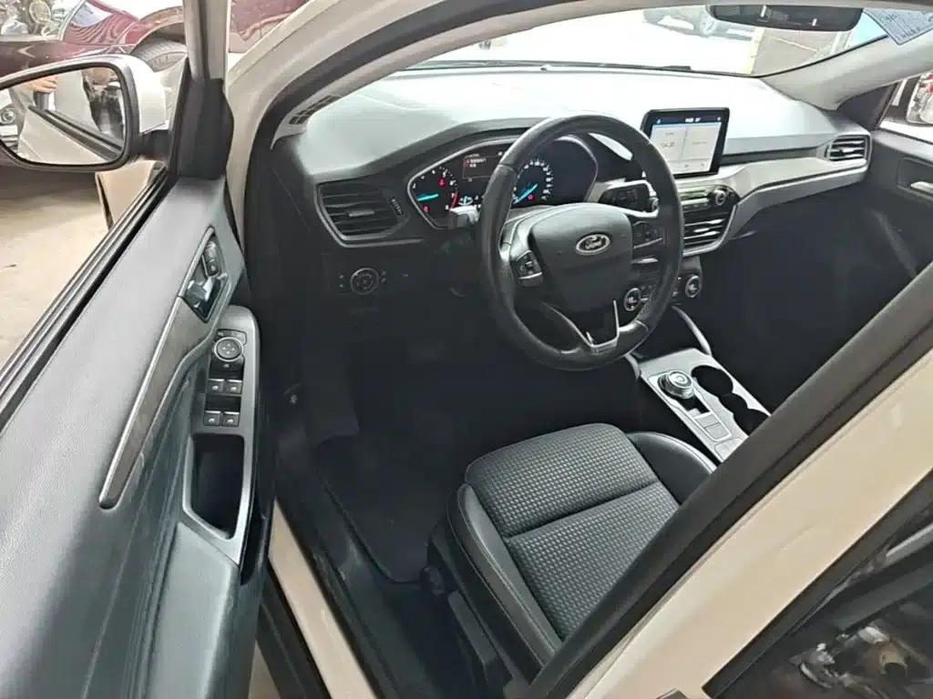 2019 Ford Focus Sedan EcoBoost 125 Automatic Trend Edition (China VI Emission Standard) — миниатюра 16