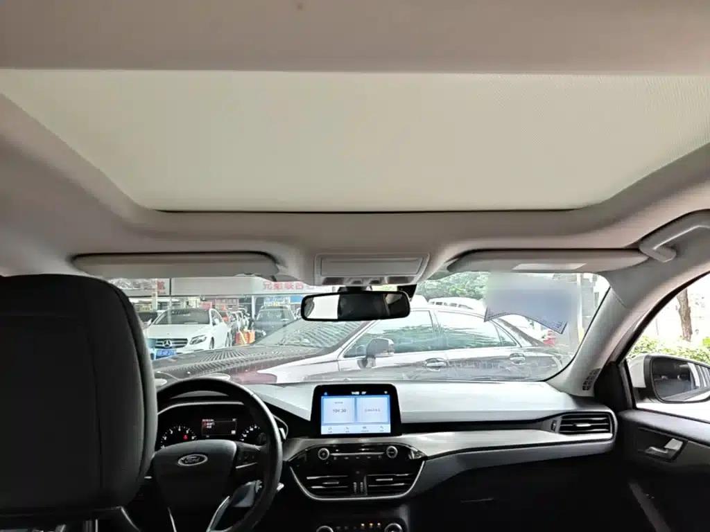 2019 Ford Focus Sedan EcoBoost 125 Automatic Trend Edition (China VI Emission Standard) — миниатюра 18
