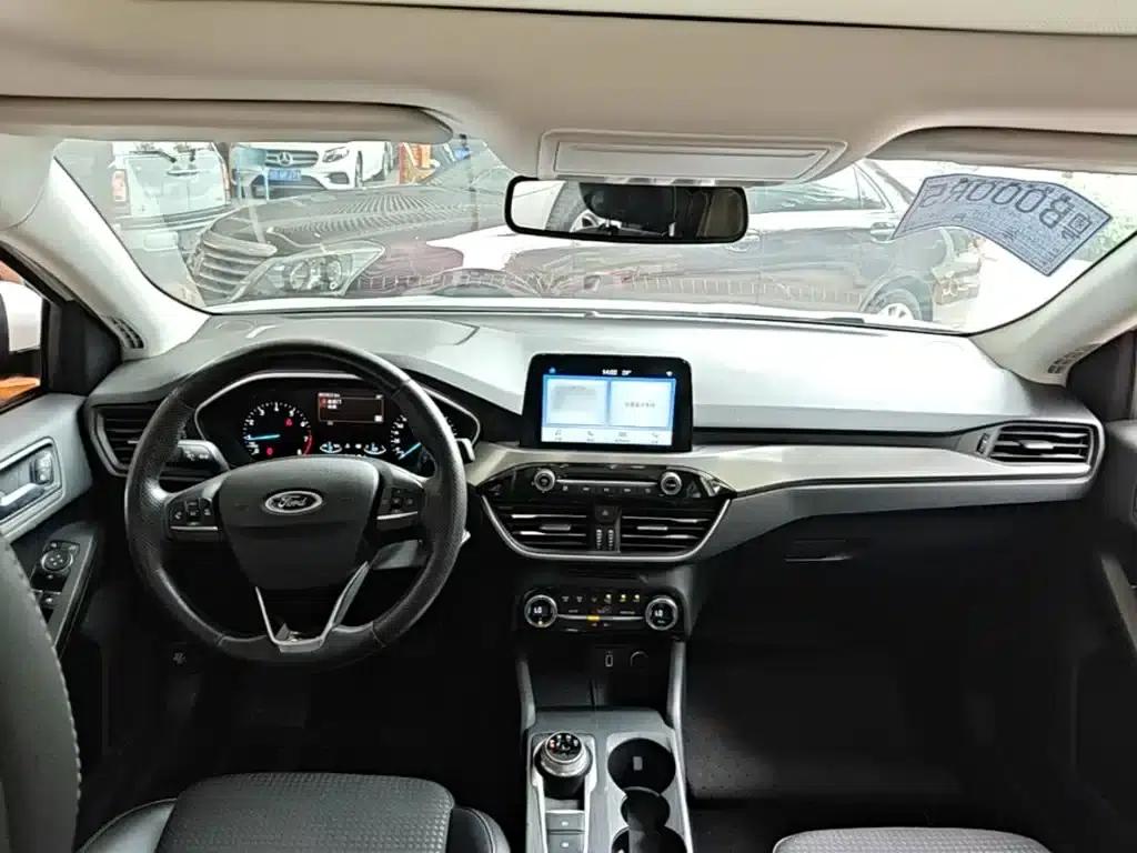2019 Ford Focus Sedan EcoBoost 125 Automatic Trend Edition (China VI Emission Standard) — миниатюра 10