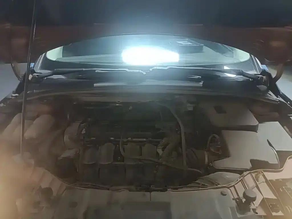 Ford Focus 2015 Hatchback 1.6L Automatic Comfort — миниатюра 20