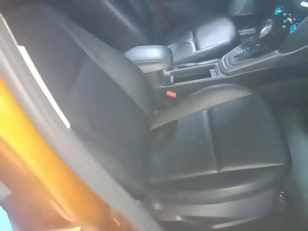 Ford Focus 2015 Hatchback 1.6L Automatic Comfort — миниатюра 25