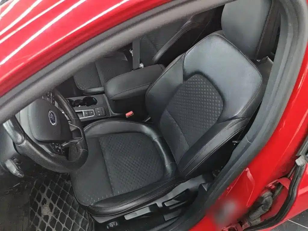 2020 Ford Focus Sedan EcoBoost 180 Automatic ST Line — миниатюра 15