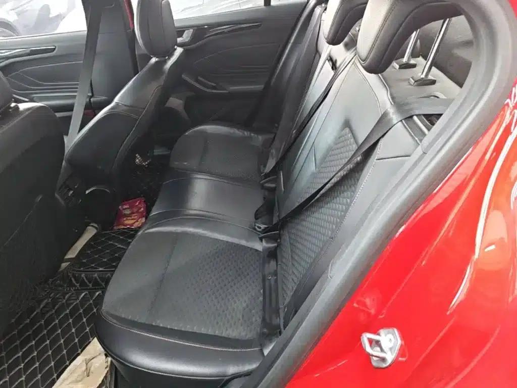 2020 Ford Focus Sedan EcoBoost 180 Automatic ST Line — миниатюра 17