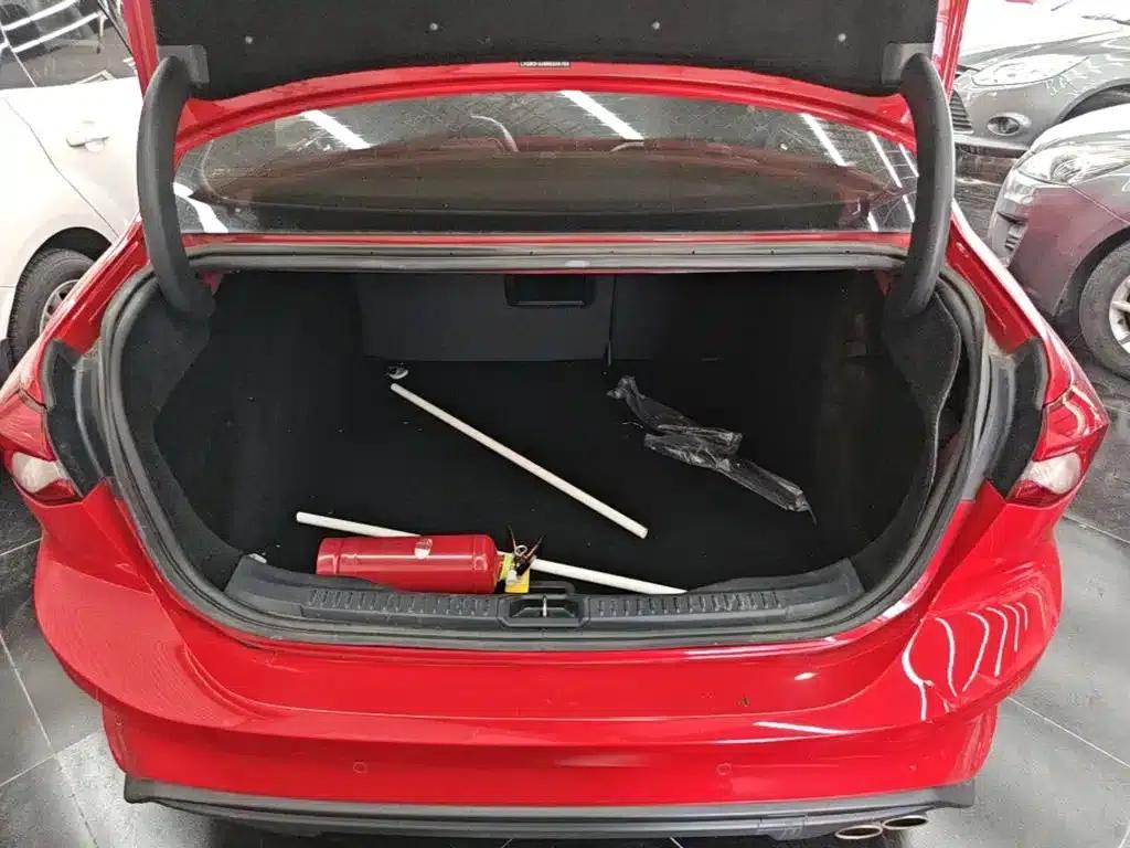 2020 Ford Focus Sedan EcoBoost 180 Automatic ST Line — миниатюра 19