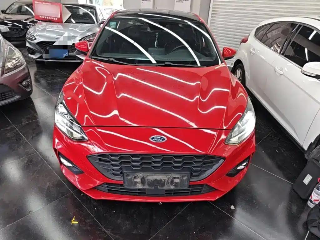 2020 Ford Focus Sedan EcoBoost 180 Automatic ST Line — миниатюра 3