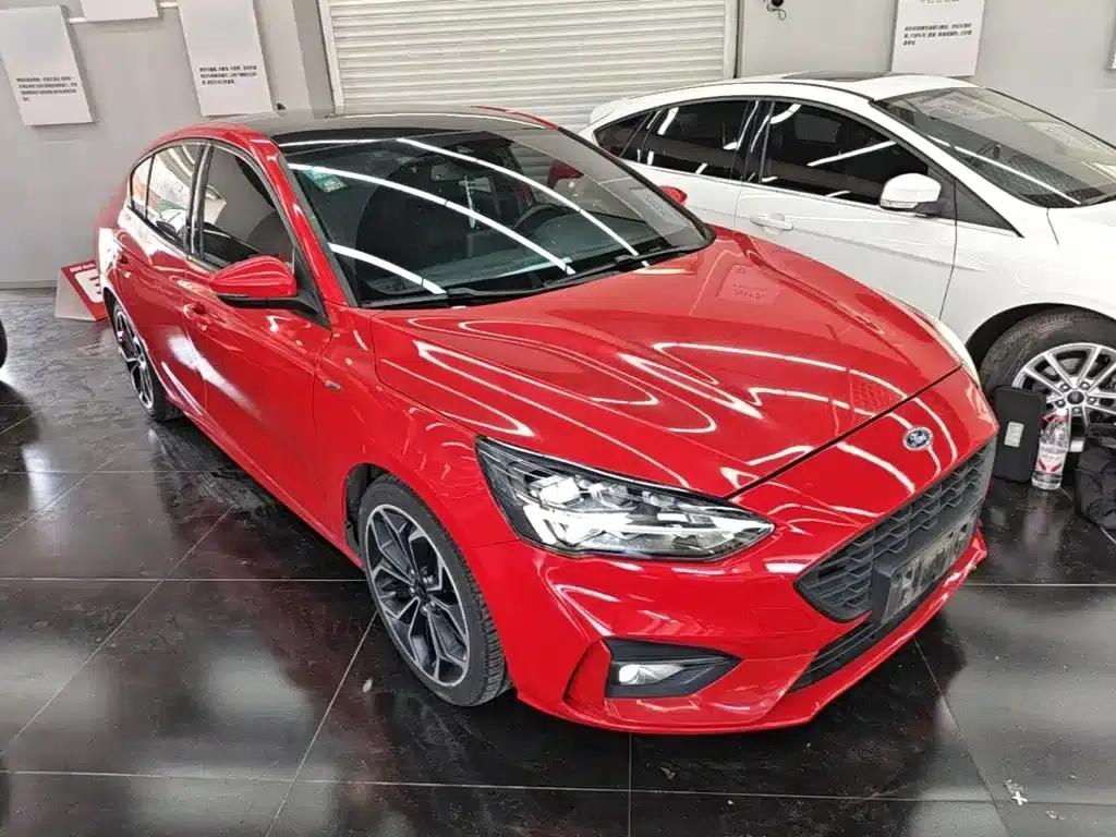 2020 Ford Focus Sedan EcoBoost 180 Automatic ST Line — миниатюра 4