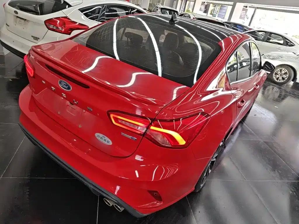 2020 Ford Focus Sedan EcoBoost 180 Automatic ST Line — миниатюра 7