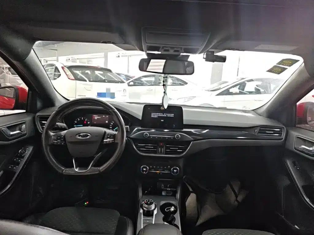 2020 Ford Focus Sedan EcoBoost 180 Automatic ST Line — миниатюра 10