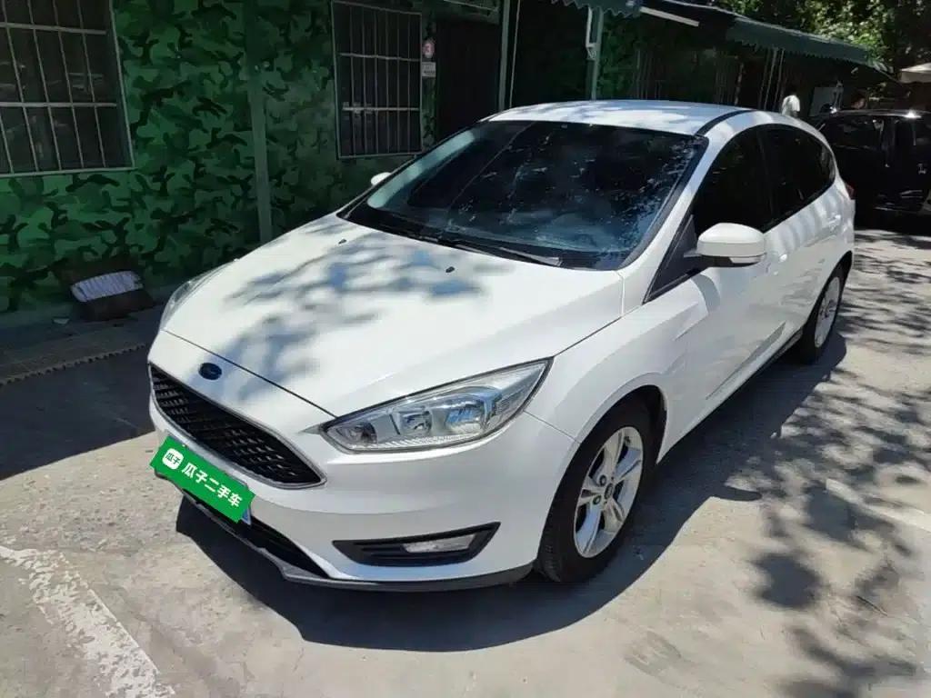 Ford Focus 2017 Hatchback 1.6L Automatic Comfort Smart Edition — миниатюра 1