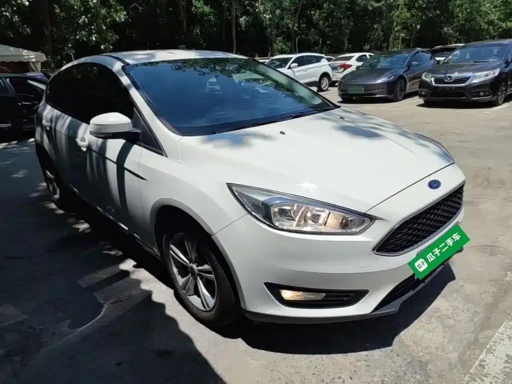Ford Focus 2017 Hatchback 1.6L Automatic Comfort Smart Edition — миниатюра 4