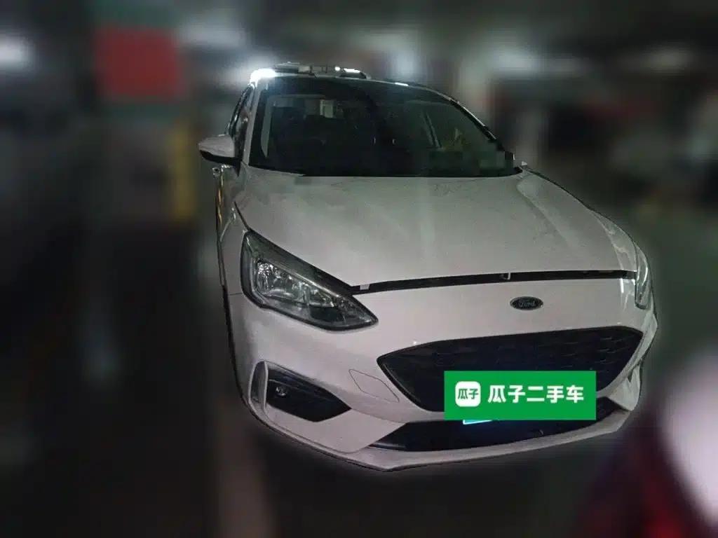 Ford Focus 2020 Sedan 1.5L Automatic Sport Edition — миниатюра 3