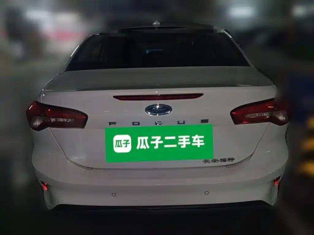 Ford Focus 2020 Sedan 1.5L Automatic Sport Edition — миниатюра 4