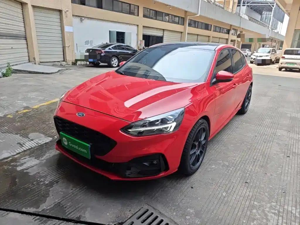 2020 Ford Focus Hatchback EcoBoost 180 Automatic ST Line — миниатюра 2