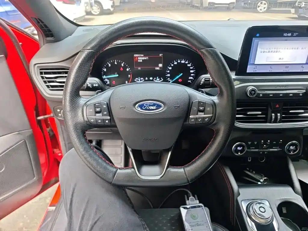 2020 Ford Focus Hatchback EcoBoost 180 Automatic ST Line — миниатюра 11