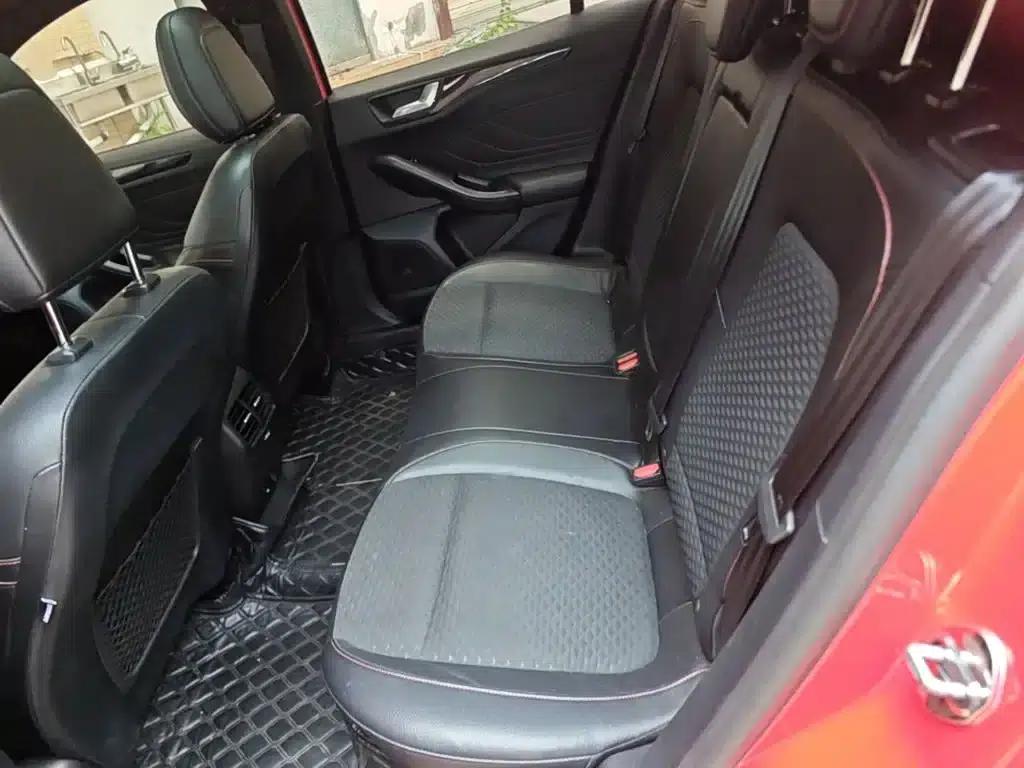 2020 Ford Focus Hatchback EcoBoost 180 Automatic ST Line — миниатюра 17