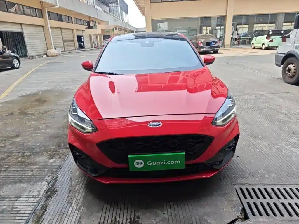 2020 Ford Focus Hatchback EcoBoost 180 Automatic ST Line — миниатюра 3