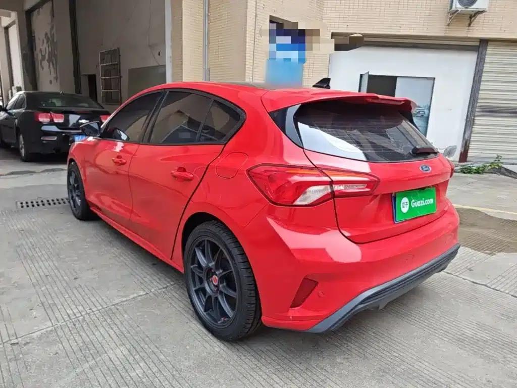 2020 Ford Focus Hatchback EcoBoost 180 Automatic ST Line — миниатюра 5