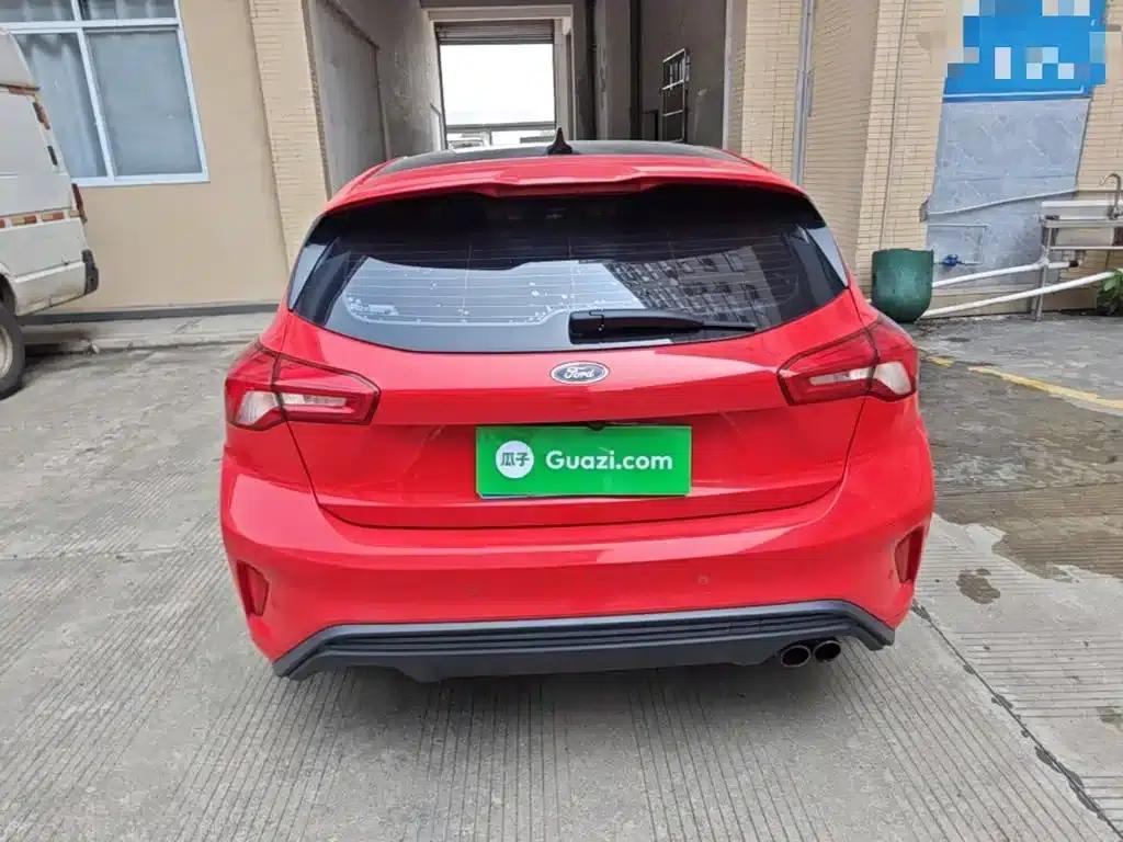 2020 Ford Focus Hatchback EcoBoost 180 Automatic ST Line — миниатюра 6
