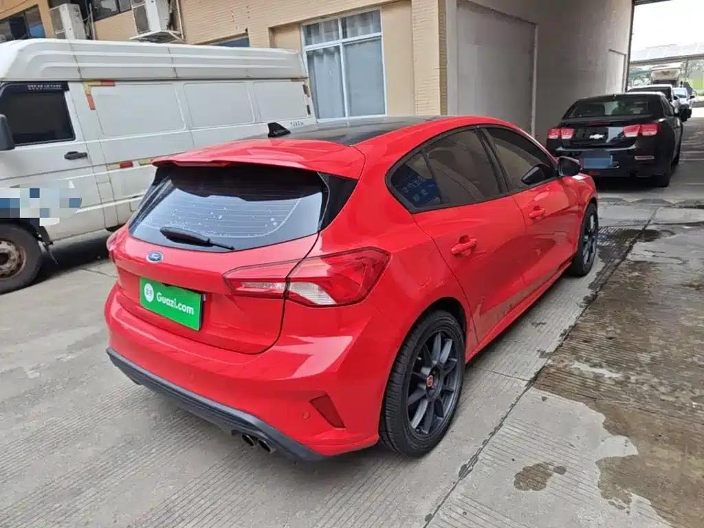2020 Ford Focus Hatchback EcoBoost 180 Automatic ST Line — миниатюра 7
