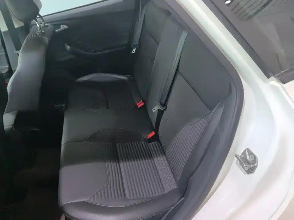 Ford Focus 2017 Sedan 1.6L Automatic Fashion Smart Edition — миниатюра 17