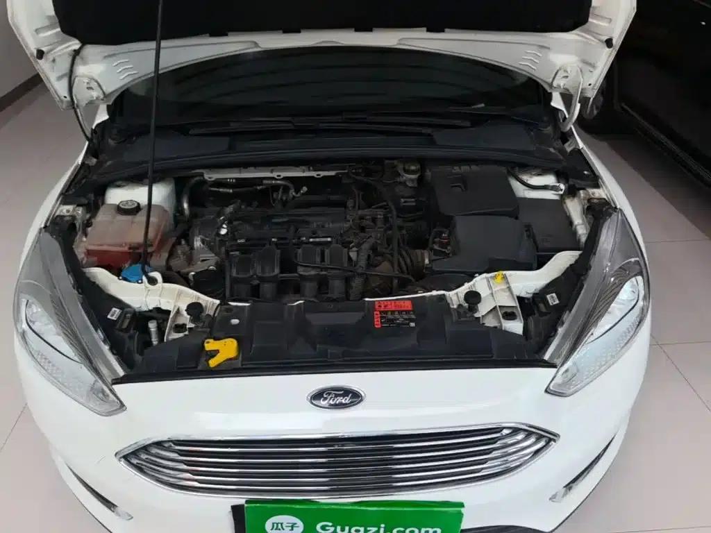 Ford Focus 2017 Sedan 1.6L Automatic Fashion Smart Edition — миниатюра 20
