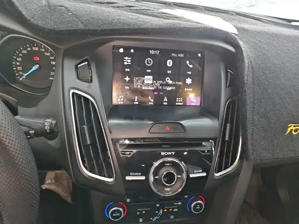 2015 Ford Focus Hatchback EcoBoost 180 Automatic Sport — миниатюра 13