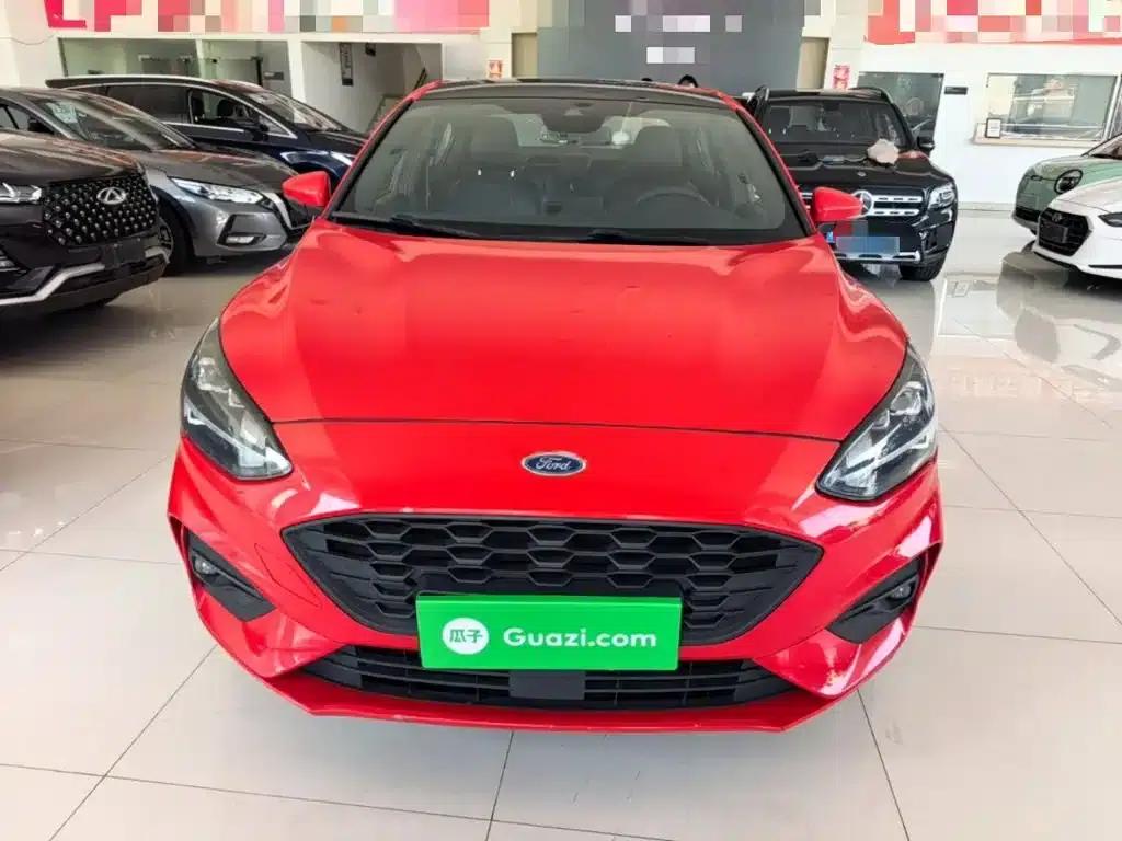 2020 Ford Focus Sedan EcoBoost 180 Automatic ST Line — миниатюра 3
