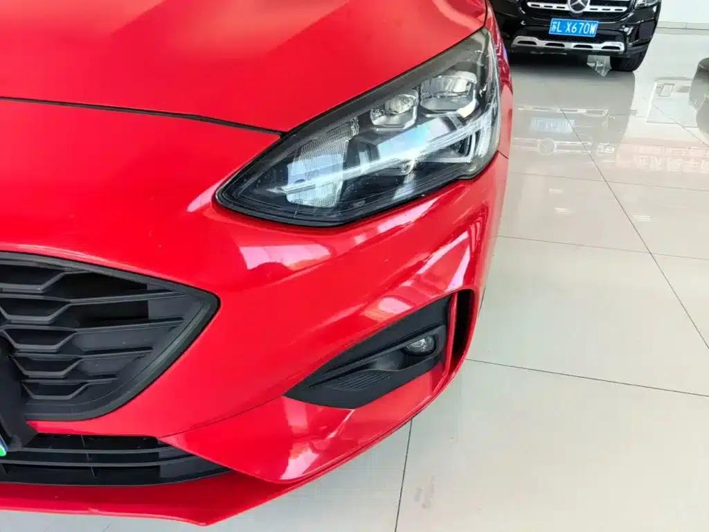 2020 Ford Focus Sedan EcoBoost 180 Automatic ST Line — миниатюра 24