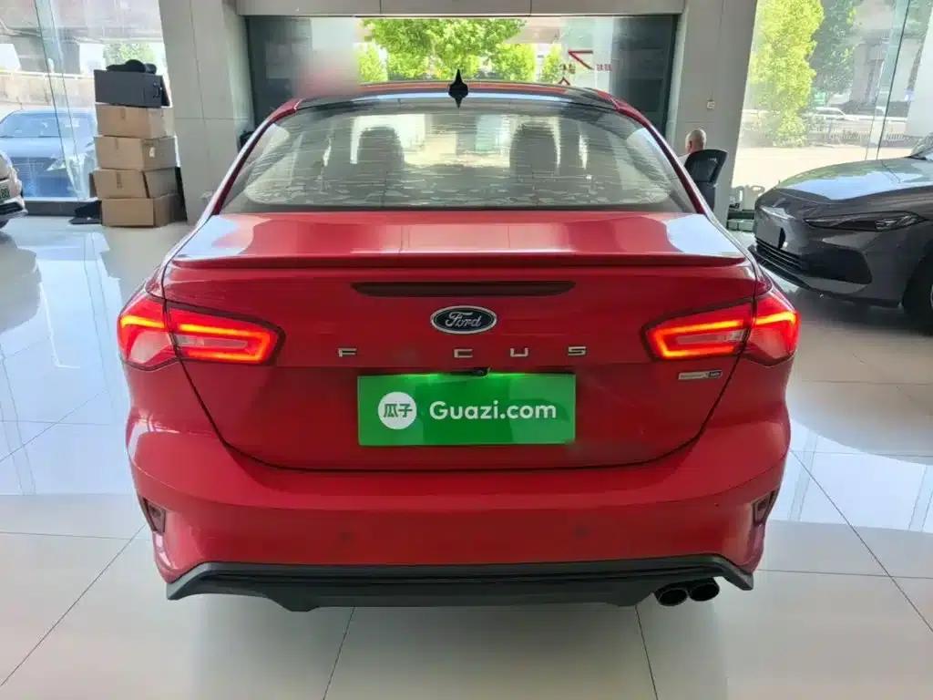 2020 Ford Focus Sedan EcoBoost 180 Automatic ST Line — миниатюра 6
