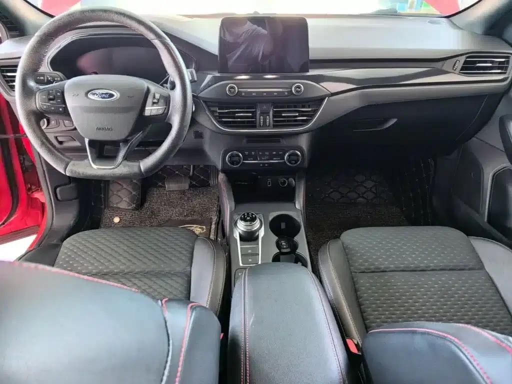 2020 Ford Focus Sedan EcoBoost 180 Automatic ST Line — миниатюра 10