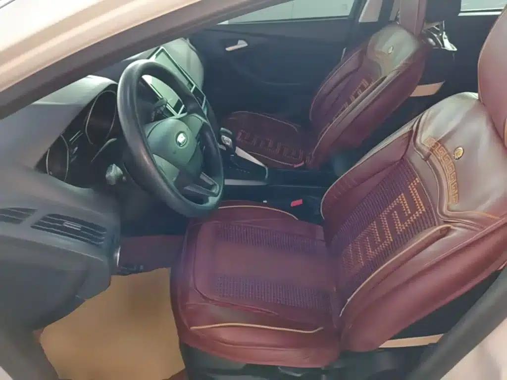 Ford Focus 2015 Hatchback 1.6L Automatic Comfort — миниатюра 15