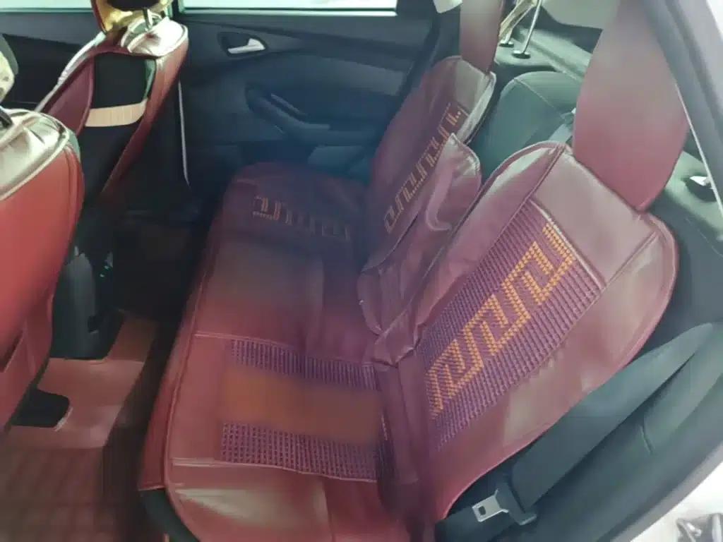 Ford Focus 2015 Hatchback 1.6L Automatic Comfort — миниатюра 17