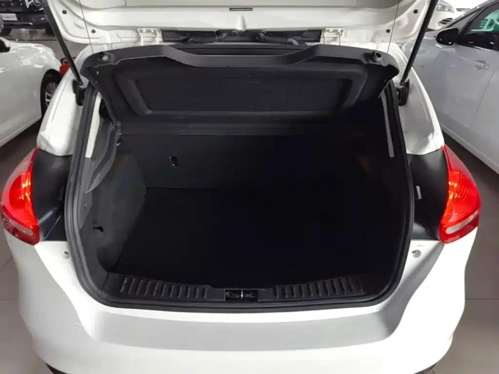 Ford Focus 2015 Hatchback 1.6L Automatic Comfort — миниатюра 19