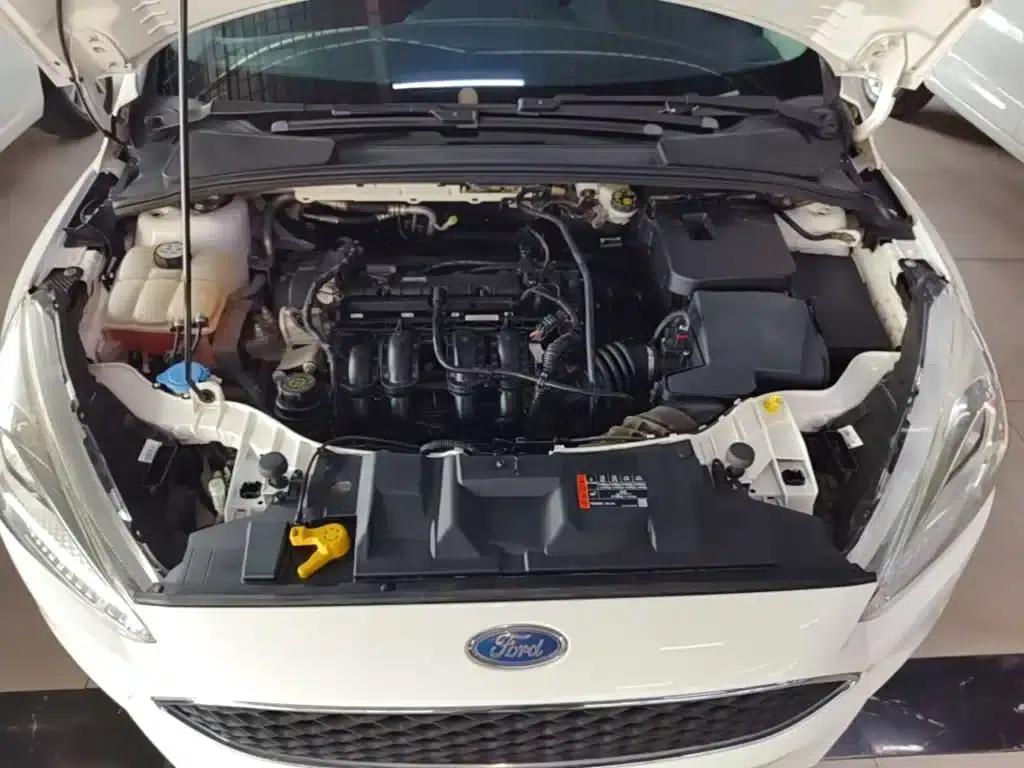 Ford Focus 2015 Hatchback 1.6L Automatic Comfort — миниатюра 20