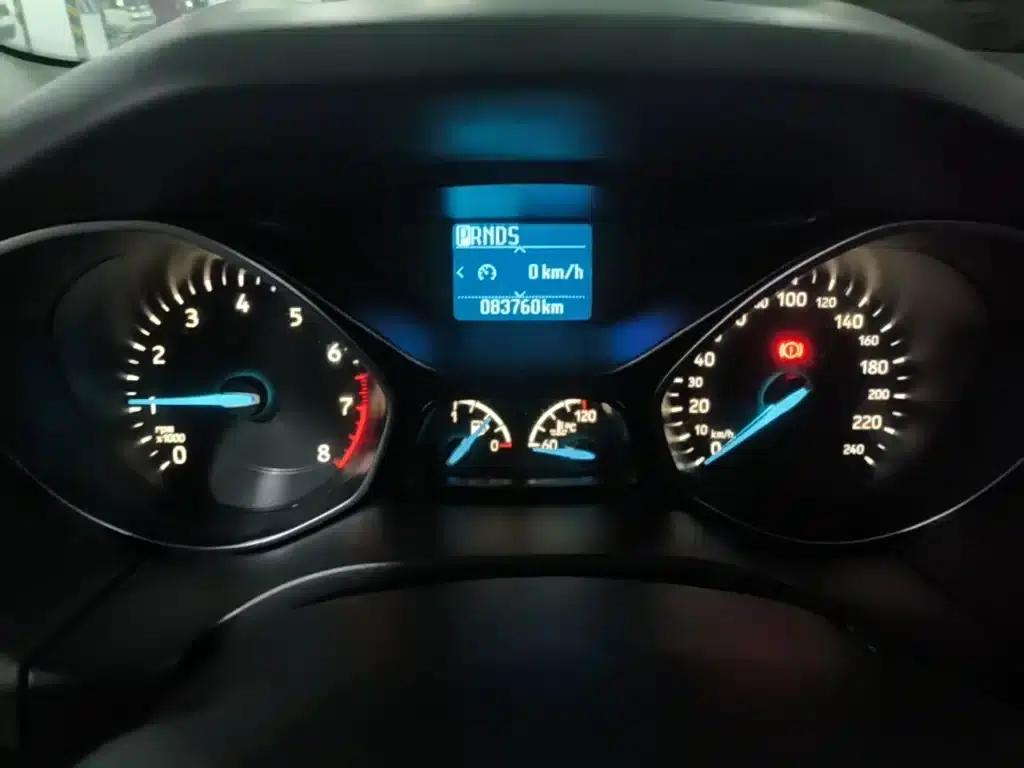 Ford Focus 2018 Sedan Classic 1.6L Automatic Fashion Smart Edition — миниатюра 12
