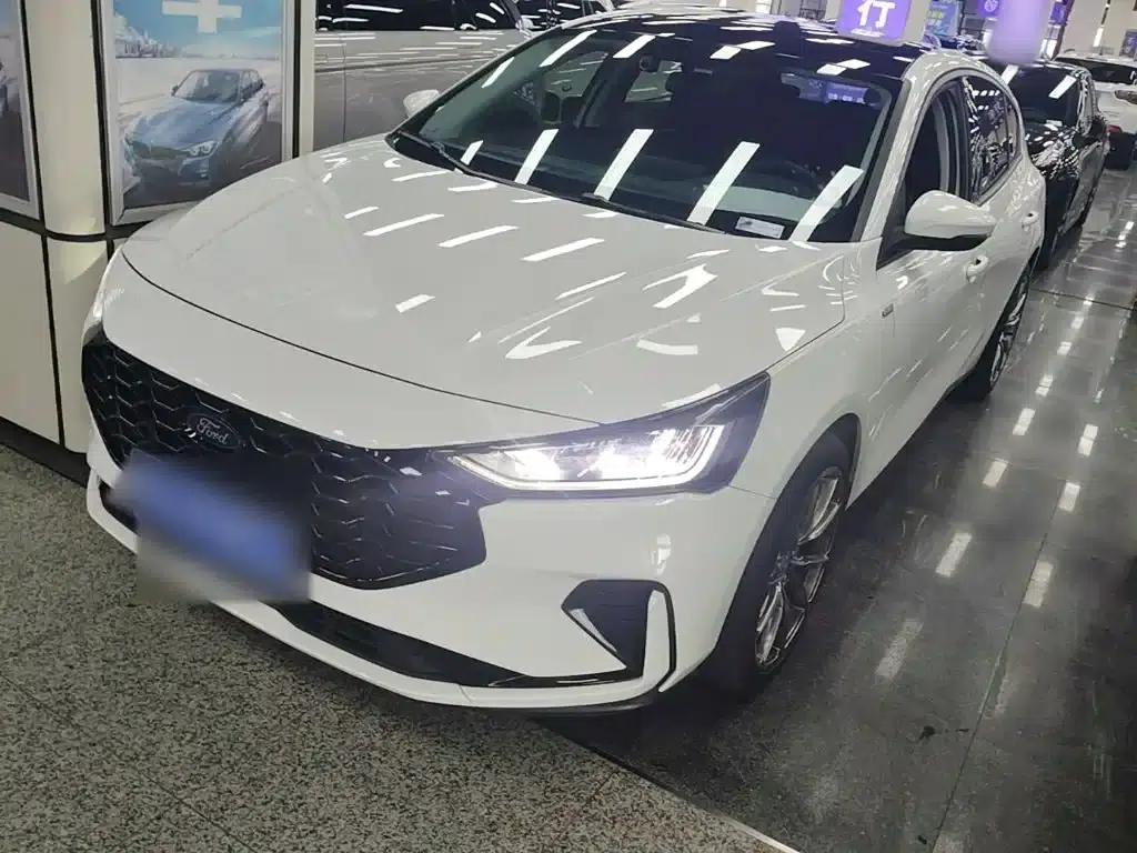 2022 Ford Focus Hatchback EcoBoost 180 Automatic Racing Edition — миниатюра 2