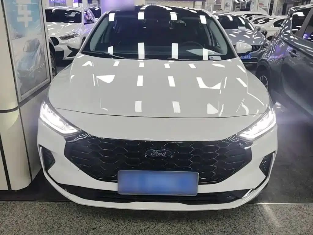 2022 Ford Focus Hatchback EcoBoost 180 Automatic Racing Edition — миниатюра 3