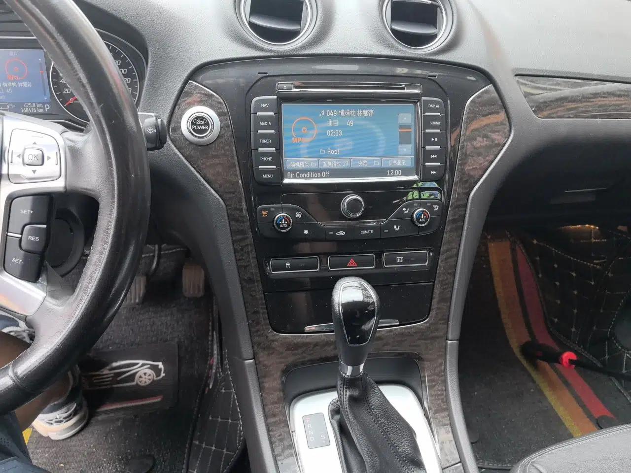 Ford Mondeo 2011 2.0L GTDi 200 Luxury Edition — миниатюра 13