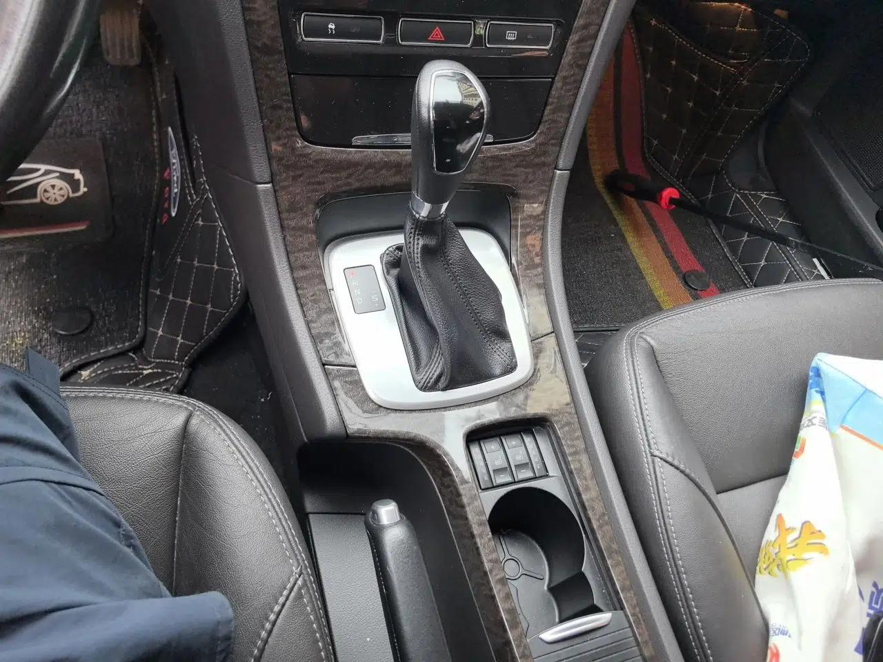 Ford Mondeo 2011 2.0L GTDi 200 Luxury Edition — миниатюра 14