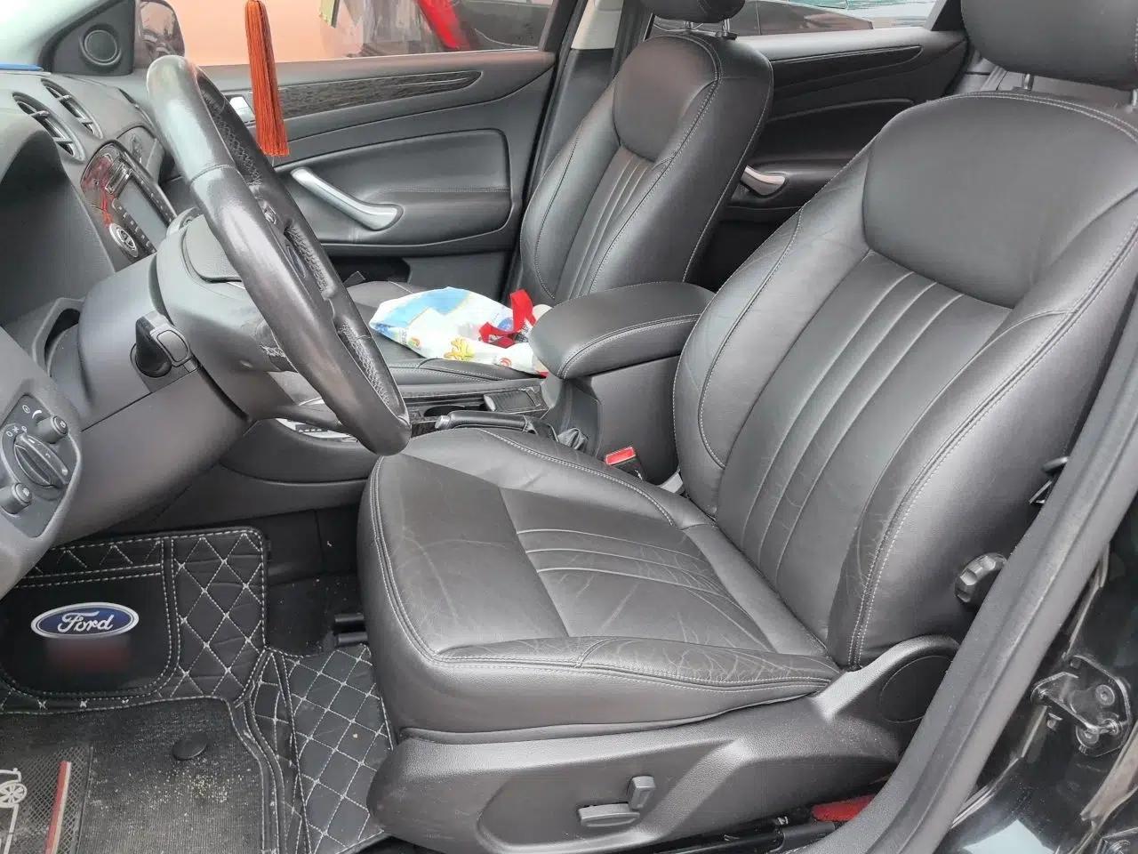Ford Mondeo 2011 2.0L GTDi 200 Luxury Edition — миниатюра 15