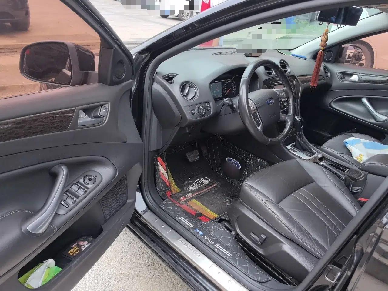 Ford Mondeo 2011 2.0L GTDi 200 Luxury Edition — миниатюра 16