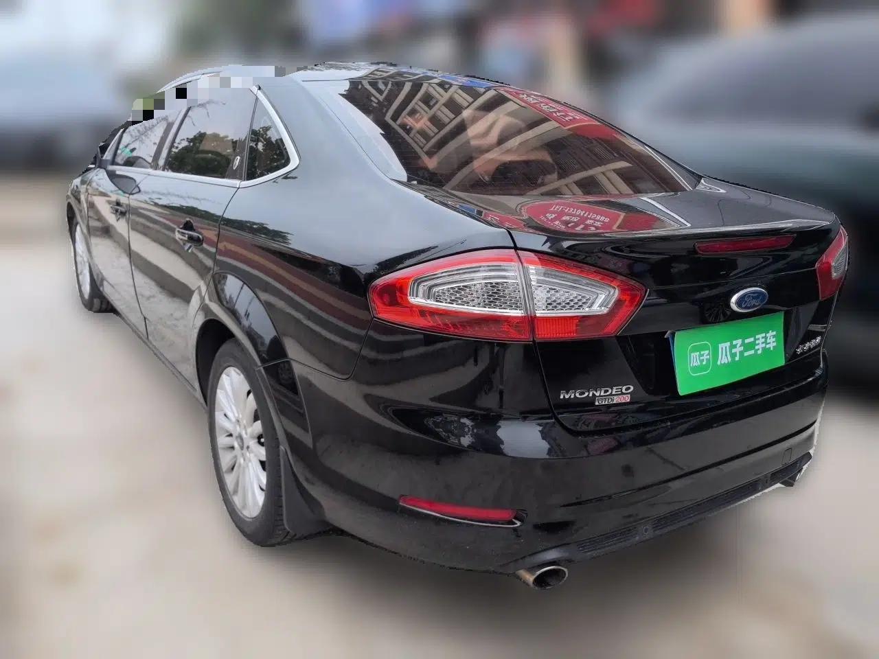 Ford Mondeo 2011 2.0L GTDi 200 Luxury Edition — миниатюра 4