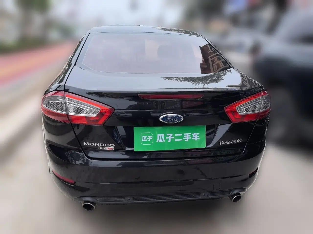 Ford Mondeo 2011 2.0L GTDi 200 Luxury Edition — миниатюра 5
