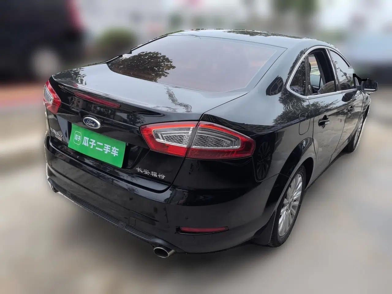 Ford Mondeo 2011 2.0L GTDi 200 Luxury Edition — миниатюра 6