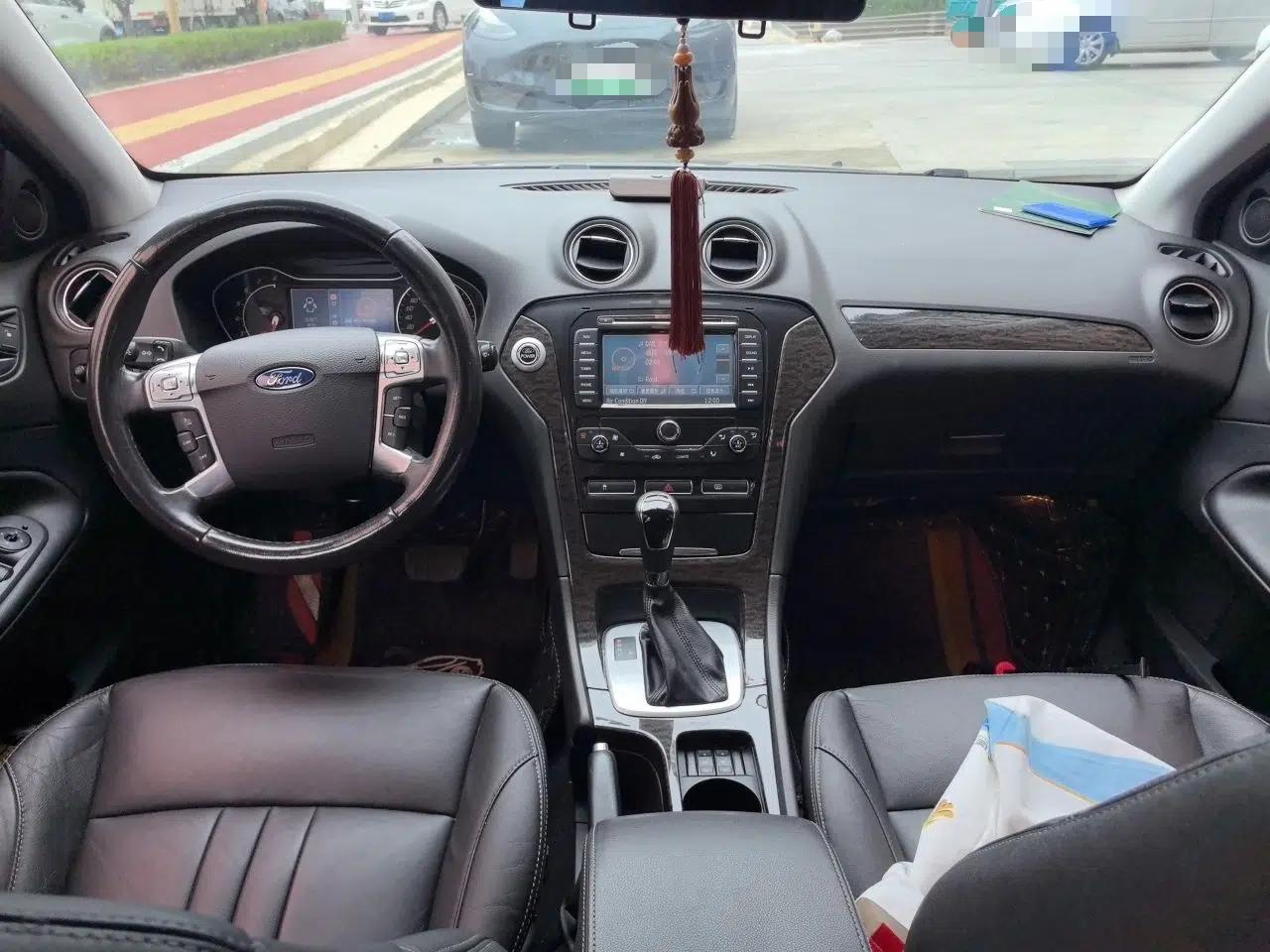 Ford Mondeo 2011 2.0L GTDi 200 Luxury Edition — миниатюра 9