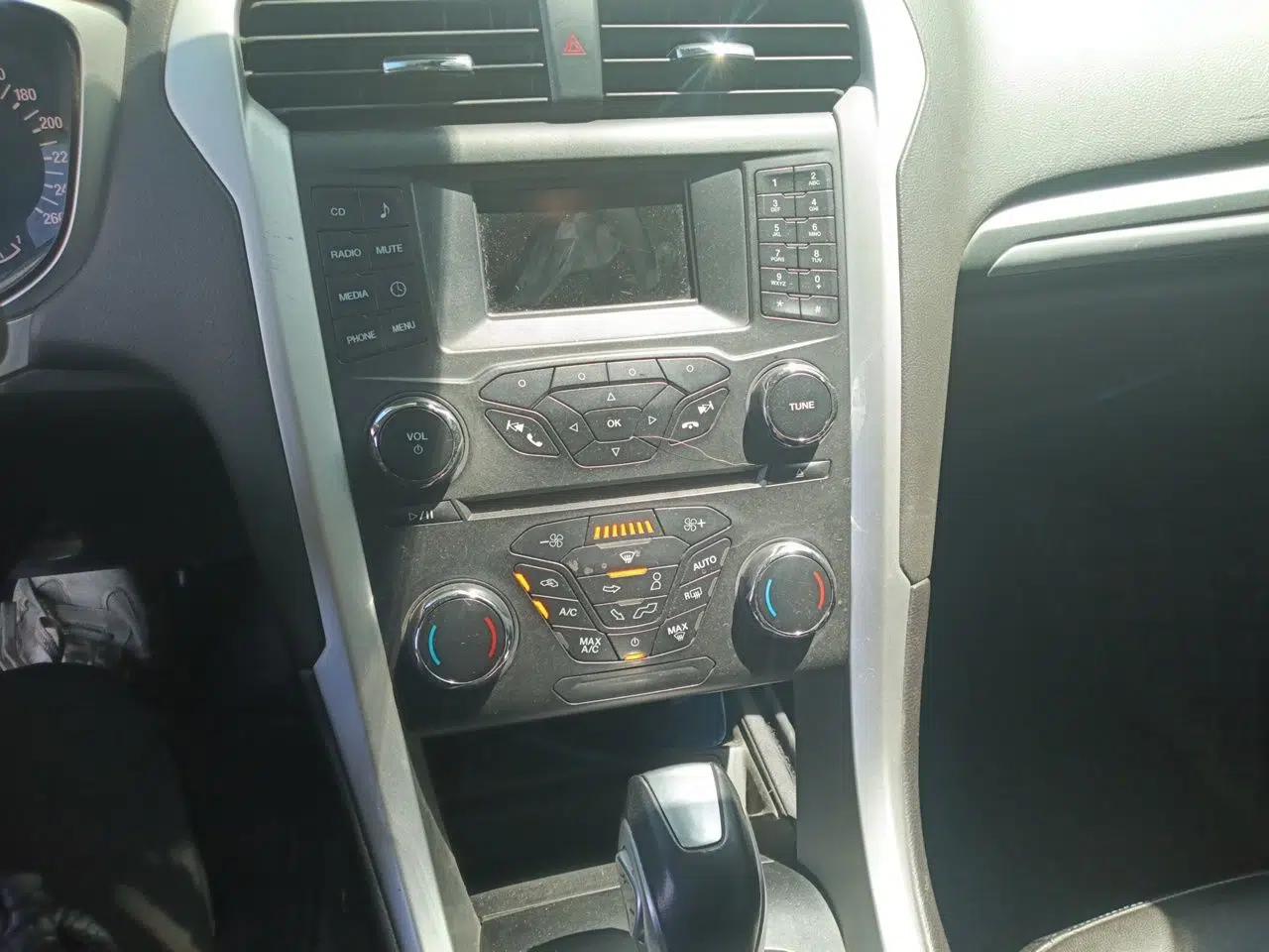Ford Mondeo 2013 1.5L GTDi180 Fashion Edition — миниатюра 13