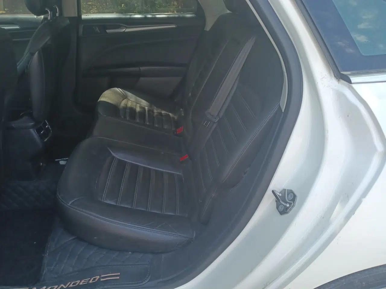 Ford Mondeo 2013 1.5L GTDi180 Fashion Edition — миниатюра 17