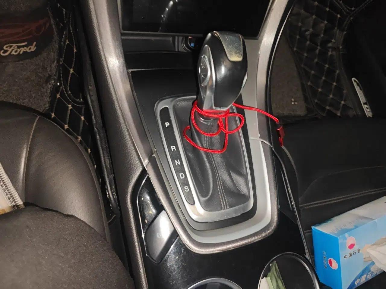 Ford Mondeo 2013 1.5L GTDi180 Fashion Edition — миниатюра 14